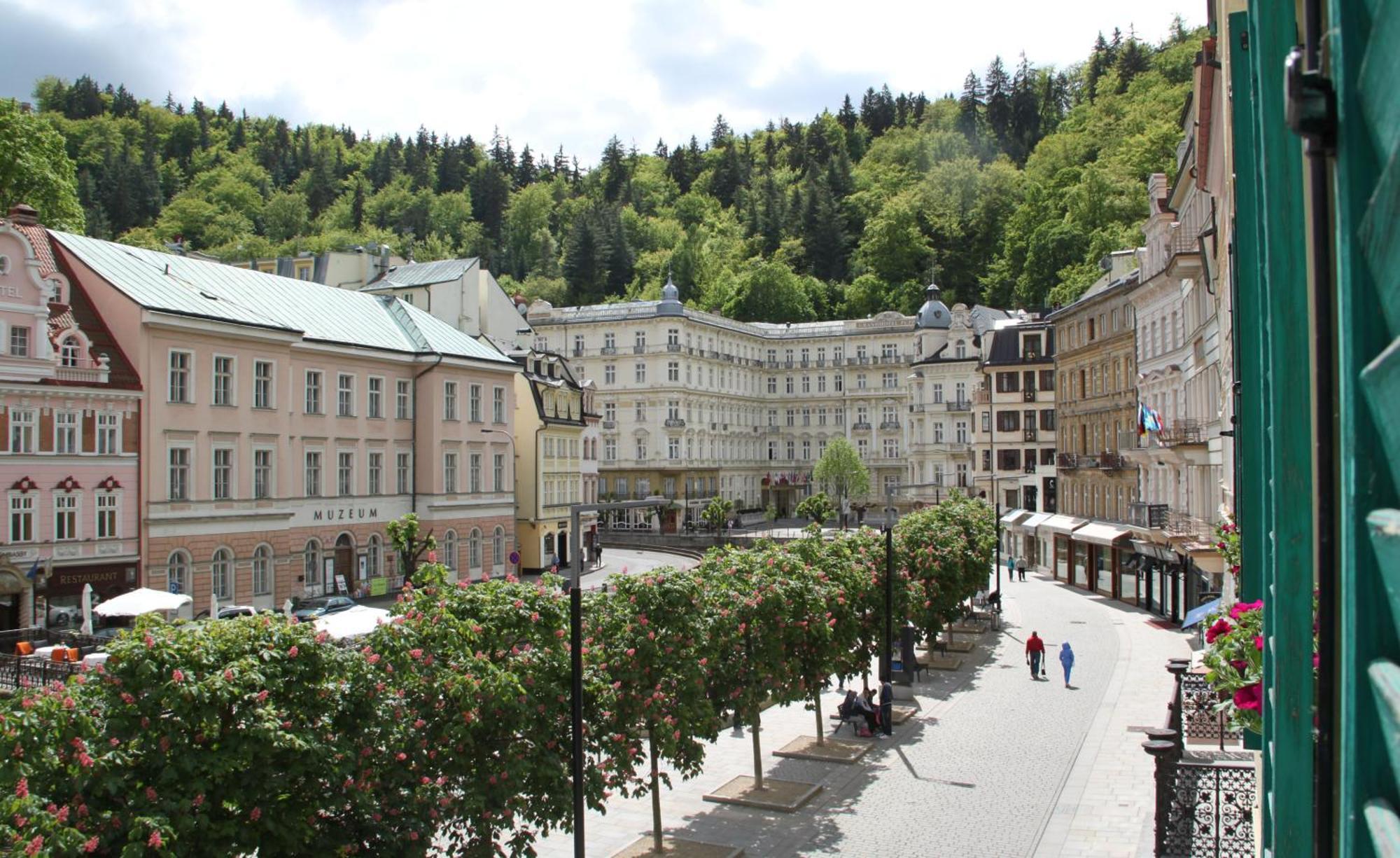 Hotel Maltezsky Kriz Карлови Вари Екстериор снимка