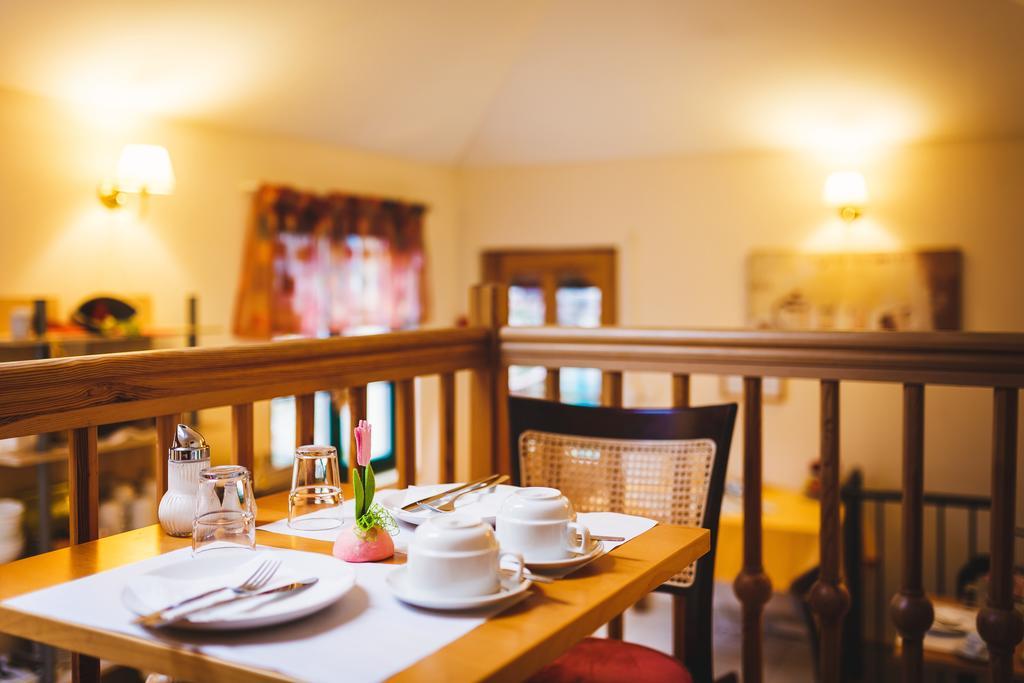 Hotel Maltezsky Kriz Карлови Вари Екстериор снимка