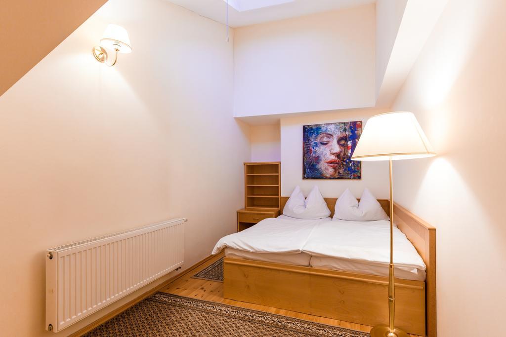 Hotel Maltezsky Kriz Карлови Вари Екстериор снимка