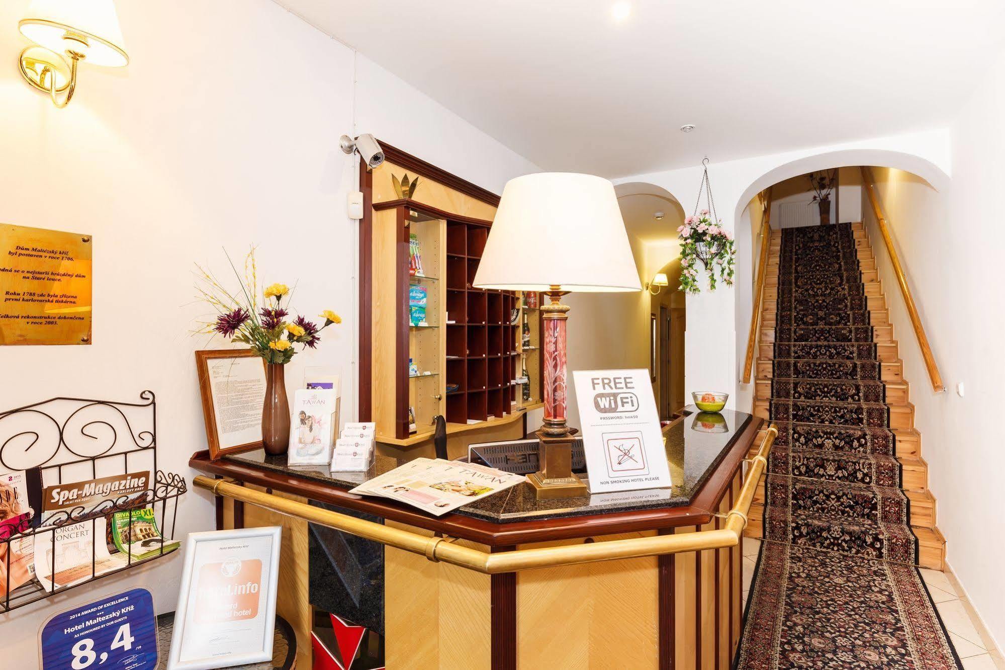 Hotel Maltezsky Kriz Карлови Вари Екстериор снимка
