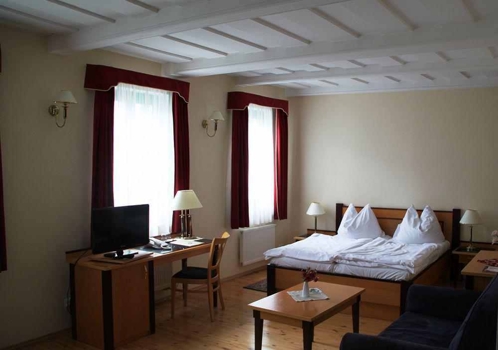 Hotel Maltezsky Kriz Карлови Вари Екстериор снимка
